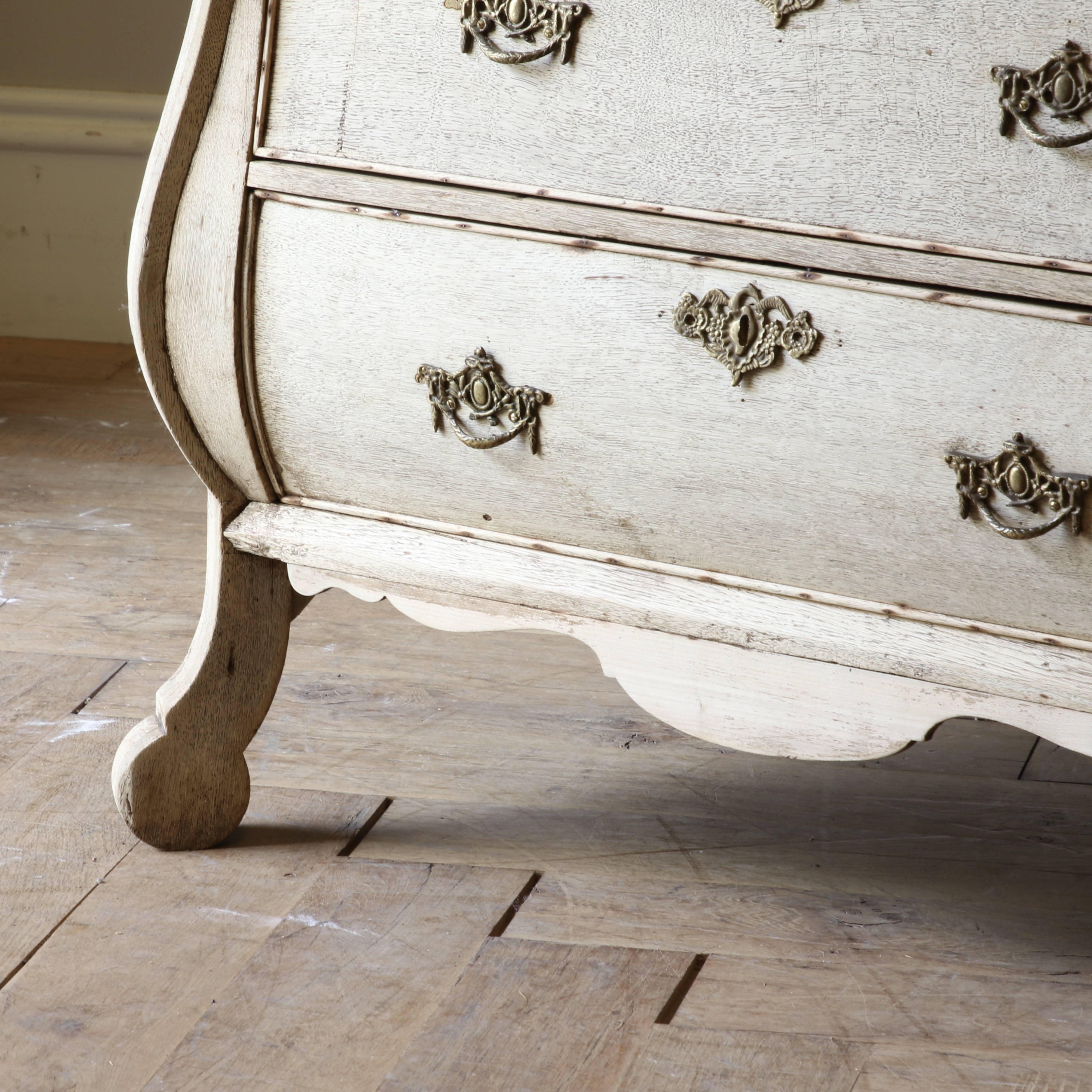 Gustavian Commode